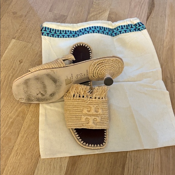 Tory Burch slide on sandals. With box size 8. - Picture 2 of 5